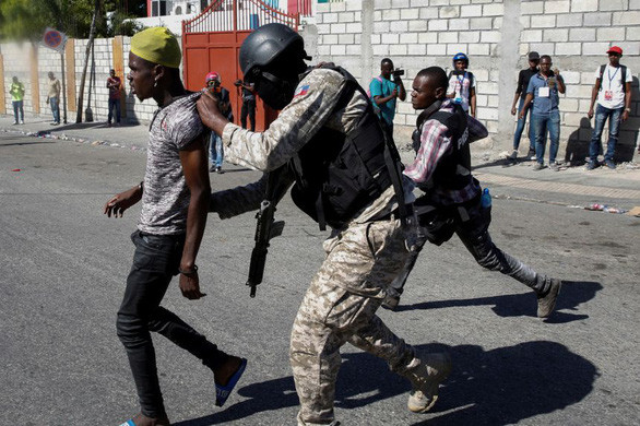 Haiti bắt giữ hơn 20 người bị cáo buộc âm mưu lật đổ tổng thống - Ảnh 1. Haiti bắt giữ hơn 20 người bị cáo buộc âm mưu lật đổ tổng thống