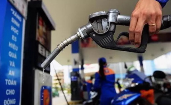 Giá xăng tăng lần thứ 6 liên tiếp vào ngày mai?