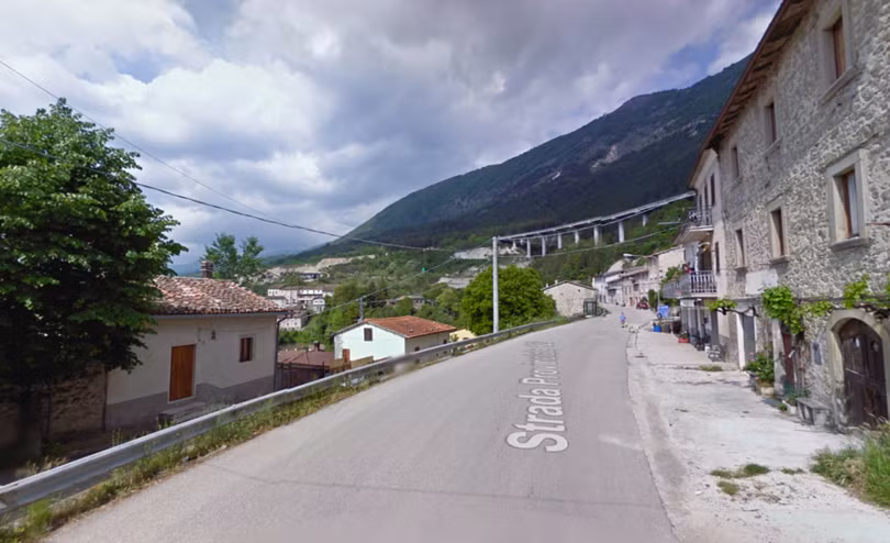 italy truoc va sau tran dong dat khien it nhat 247 nguoi thiet mang