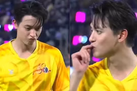 Thành trò cười vì "làm màu" khi đá penalty