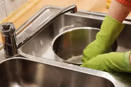 Người đàn ông phải trả cho vợ cũ hơn 2 tỷ đồng tiền công làm việc nhà 26 năm