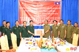 Bộ đội Biên phòng Hà Tĩnh chúc tết Bunpimay lực lượng vũ trang Lào