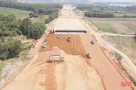  Kiên trì, linh hoạt trong giải phóng mặt bằng các dự án trọng điểm ở Hà Tĩnh