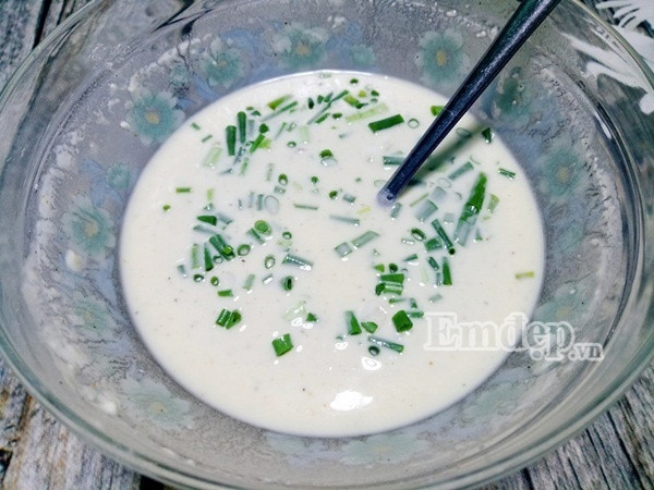 Làm bánh tôm chiên giòn ăn thật “đã” cho ngày cuối tuần