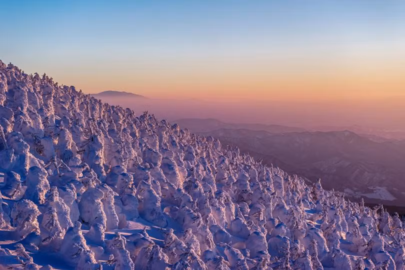 Khung cảnh ngoạn mục của các dãy núi trên thế giới