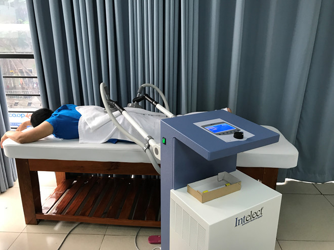 Chưa 30 tuổi đã đau nhức xương khớp: Dân văn phòng cần thận trọng