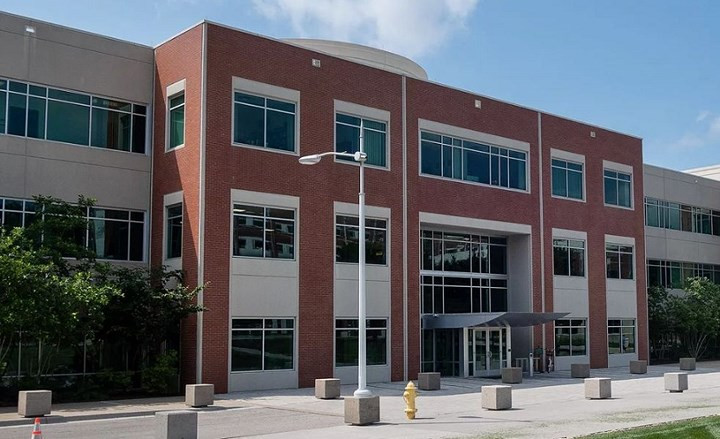 Summit siêu máy tính nhanh nhất thế giới trị giá 200 triệu USD