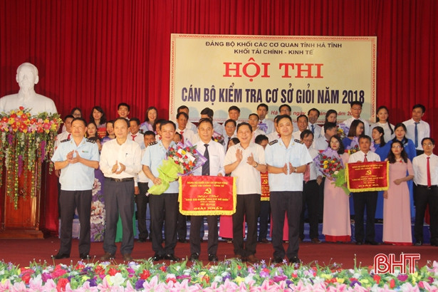 Hải quan Hà Tĩnh nhất Cuộc thi Cán bộ kiểm tra cơ sở giỏi Khối Tài chính - Kinh tế