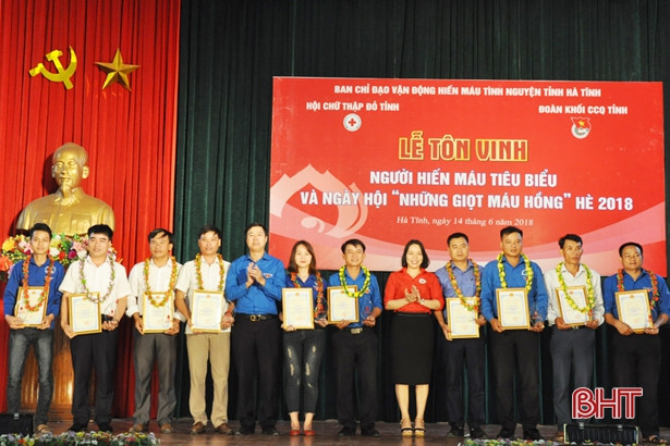 Hà Tĩnh tôn vinh 20 cá nhân hiến máu tiêu biểu năm 2018
