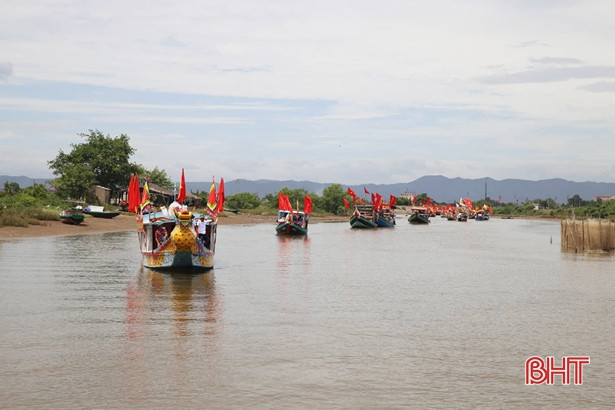Trang nghiêm rước bằng Di sản Lễ hội Đền Chiêu Trưng