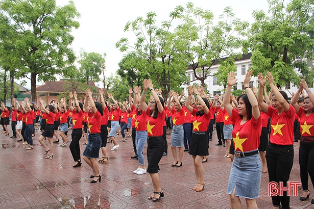 “15 năm, ngày trở về” của cựu học sinh trường THPT Phan Đình Phùng