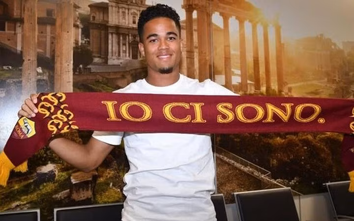 MU bị AS Roma “nẫng tay trên” con trai huyền thoại Kluivert