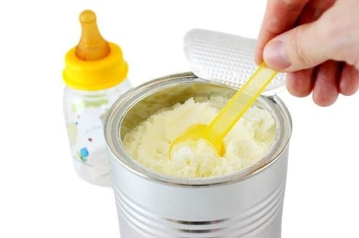 Cho con uống sữa công thức nhiều nhưng mẹ đã biết bảo quản đúng cách?