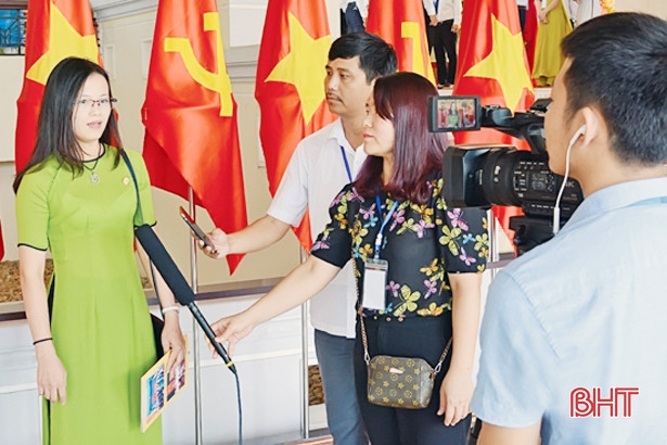 Báo Hà Tĩnh đoạt giải C Báo chí quốc gia với loạt bài phát triển chi bộ vùng giáo ảnh 5 Báo Hà Tĩnh đoạt giải C Báo chí quốc gia với loạt bài phát triển chi bộ vùng giáo