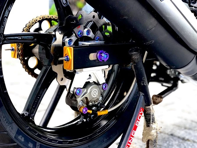 Yamaha Exciter phủ carbon hơn 15 triệu đồng tại Việt Nam