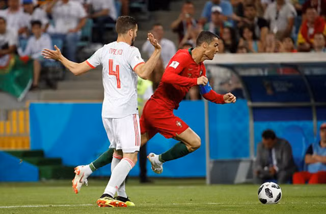 Tây Ban Nha 3-3 Bồ Đào Nha: Đại tiệc bàn thắng tại Sochi