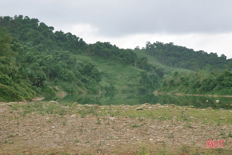 Một dòng Ngàn Sâu...