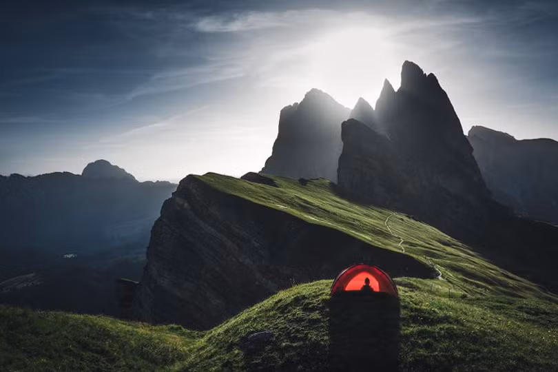 Khung cảnh ngoạn mục của các dãy núi trên thế giới