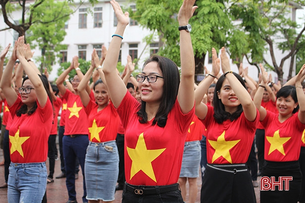 “15 năm, ngày trở về” của cựu học sinh trường THPT Phan Đình Phùng