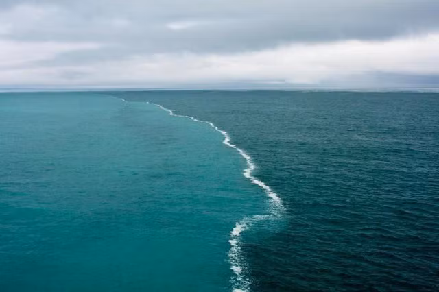 Nơi hai biển gặp nhau nhưng dòng nước tách đôi không hòa trộn