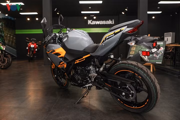 Cận cảnh Kawasaki Ninja 400 ABS 2018 giá 153 triệu đồng