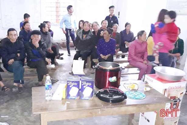 Tạm giữ nhóm người lừa bán đồ điện không rõ nguồn gốc với giá “cắt cổ”