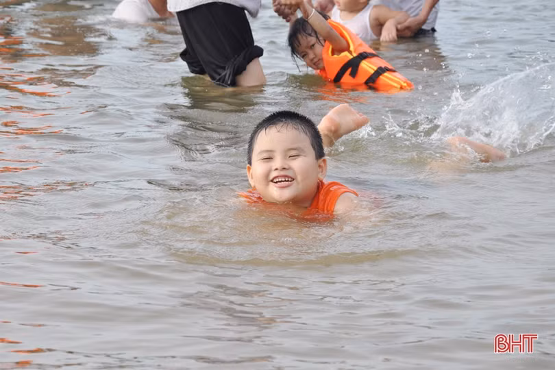 Một dòng Ngàn Sâu...