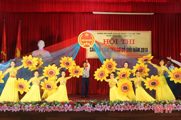 Hải quan Hà Tĩnh nhất Cuộc thi Cán bộ kiểm tra cơ sở giỏi Khối Tài chính - Kinh tế