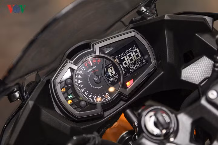 Cận cảnh Kawasaki Ninja 400 ABS 2018 giá 153 triệu đồng