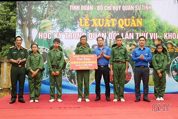 100 chiến sỹ nhí xuất quân “Học kỳ trong quân đội” năm 2018