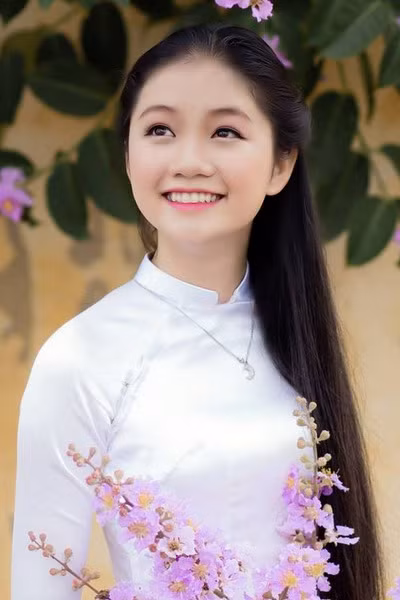 Nhan sắc nữ sinh quê Hà Tĩnh vào chung khảo Hoa hậu Việt Nam 2018