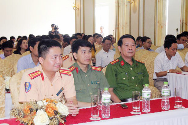 Trang bị nghiệp vụ đảm bảo trật tự ATGT cho 200 học viên