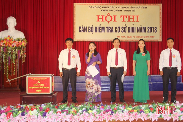 Hải quan Hà Tĩnh nhất Cuộc thi Cán bộ kiểm tra cơ sở giỏi Khối Tài chính - Kinh tế