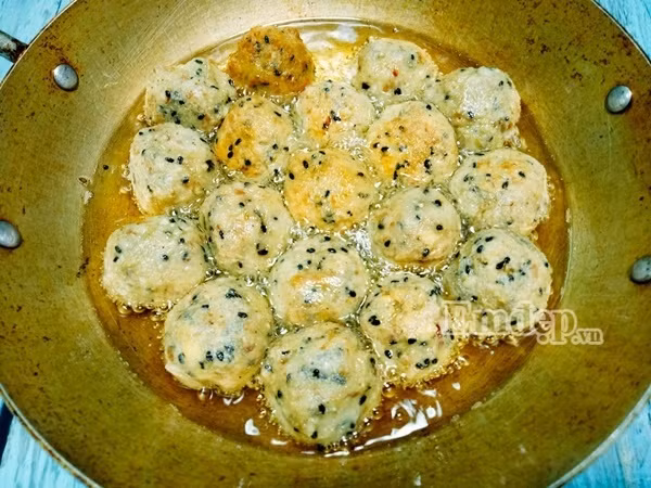 Đậu phụ viên chiên thơm ngon cho buổi tối