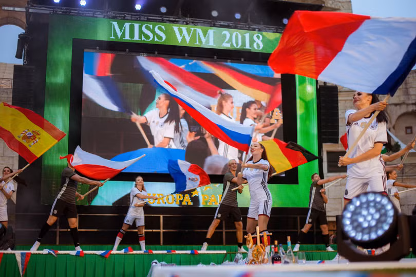 Người đẹp Bỉ đoạt vương miện Miss World Cup 2018