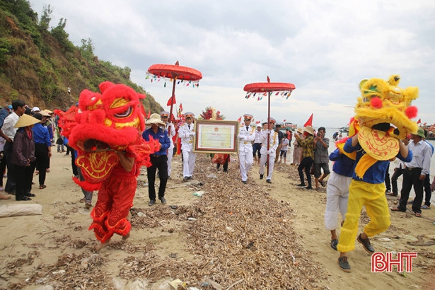 Trang nghiêm rước bằng Di sản Lễ hội Đền Chiêu Trưng