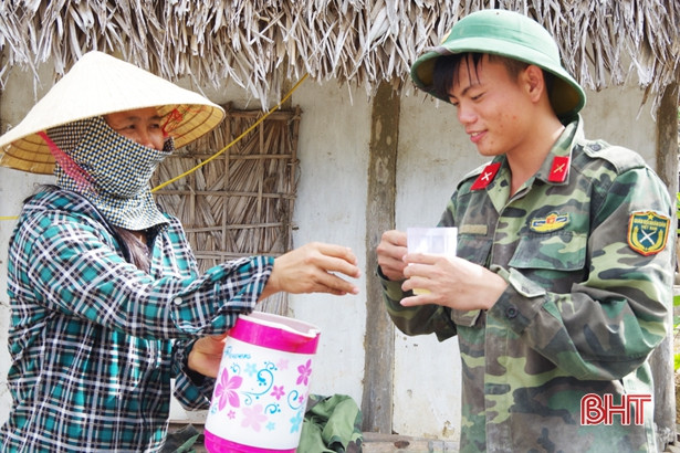 Hơn 300 lượt CBCS giúp dân xây dựng nông thôn mới