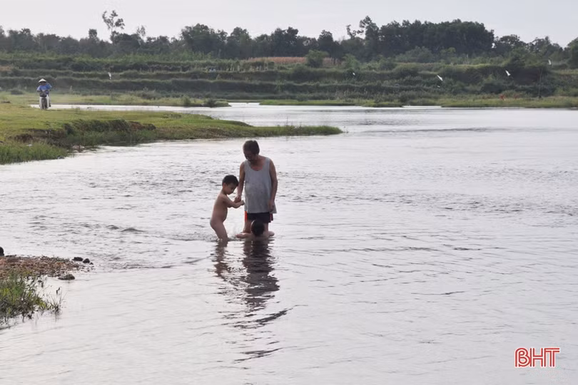 Một dòng Ngàn Sâu...