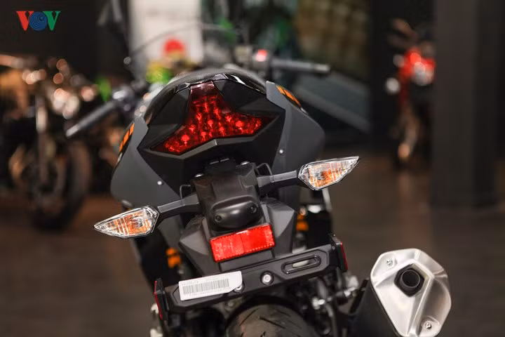 Cận cảnh Kawasaki Ninja 400 ABS 2018 giá 153 triệu đồng