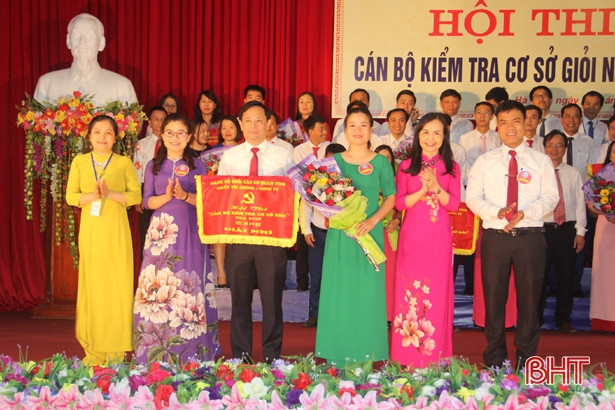 Hải quan Hà Tĩnh nhất Cuộc thi Cán bộ kiểm tra cơ sở giỏi Khối Tài chính - Kinh tế