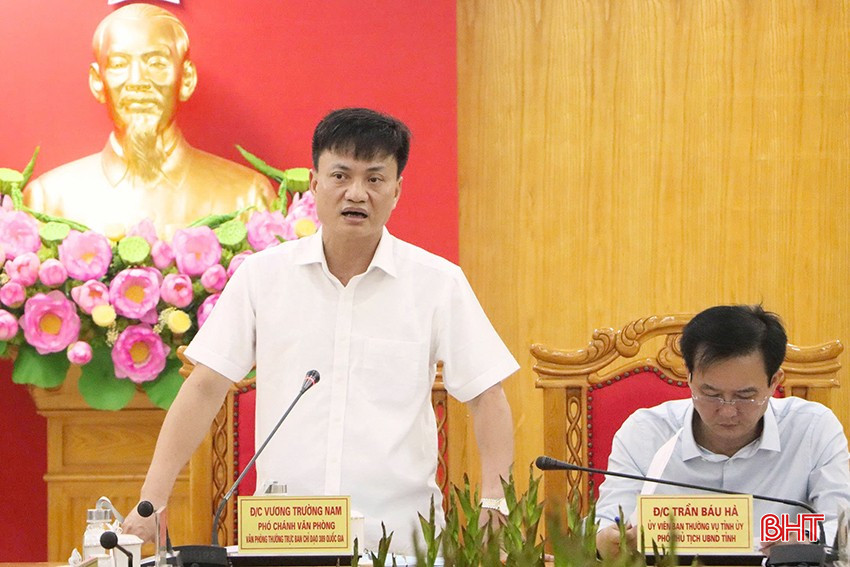 Phó Chánh Văn phòng Ban Chỉ đạo 389 Quốc gia Vương Trường Nam kết luận buổi làm việc. bqbht_br_1212121q12.jpg