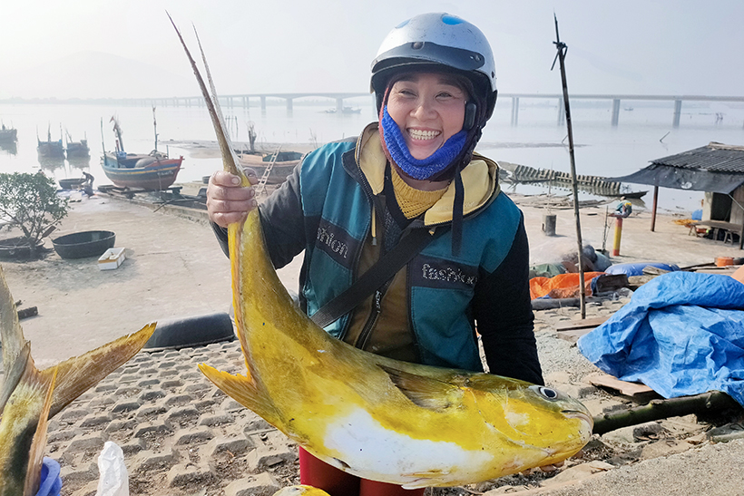 Nghe lão ngư Hà Tĩnh kể lại chuyện săn cá vàng dương ảnh 5 Nghe lão ngư Hà Tĩnh kể lại chuyện săn cá vàng dương
