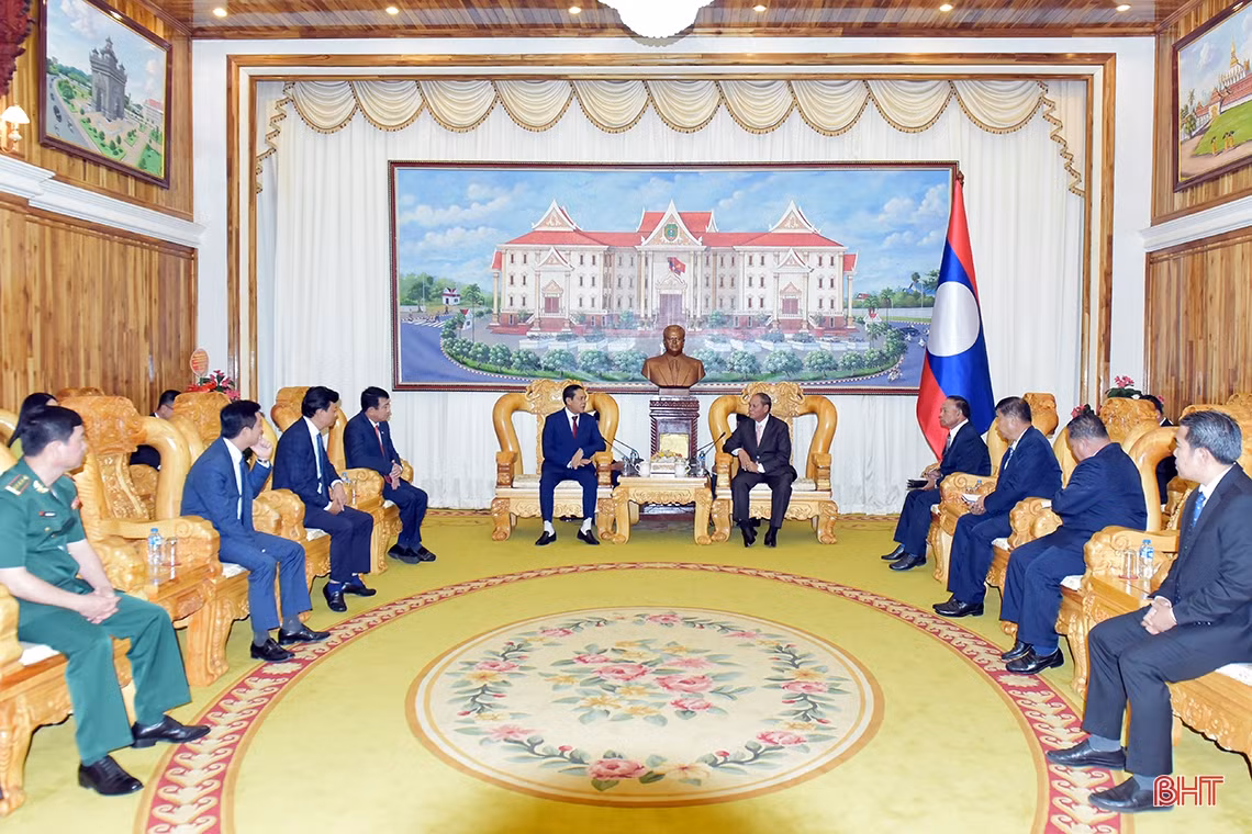 Đoàn công tác tỉnh Hà Tĩnh chào xã giao Phó Thủ tướng kiêm Bộ trưởng Bộ Công an nước CHDCND Lào