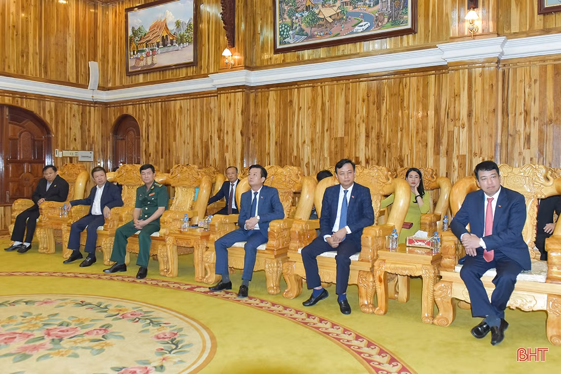 Đoàn công tác tỉnh Hà Tĩnh chào xã giao Phó Thủ tướng kiêm Bộ trưởng Bộ Công an nước CHDCND Lào