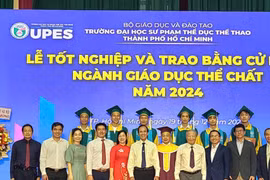 Tiền vệ Hồng Lĩnh Hà Tĩnh Lương Xuân Trường tốt nghiệp đại học loại giỏi