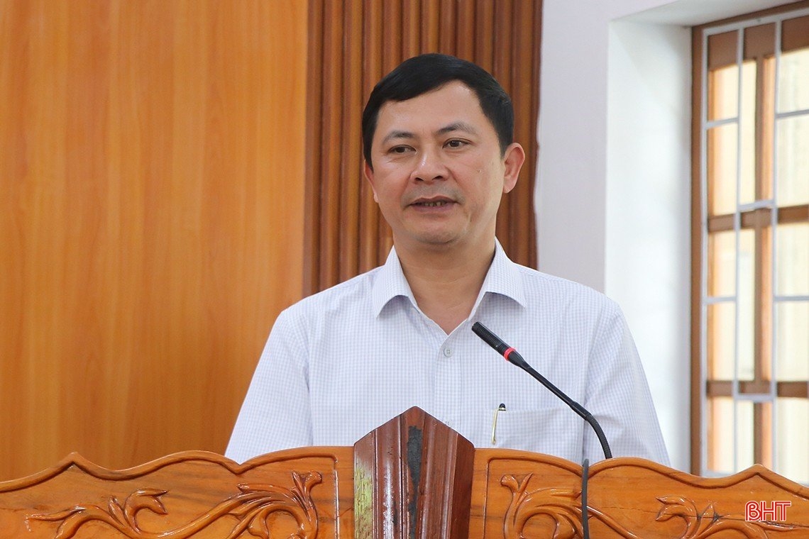Lãnh đạo tỉnh chúc mừng 2 học sinh Hà Tĩnh dự các kỳ thi quốc tế