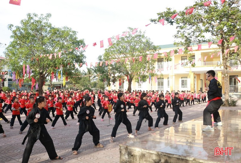 Môn võ cổ truyền được đưa vào giảng dạy trong giờ học ngoại khóa.