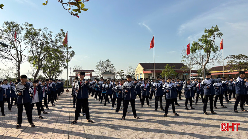 Các võ sinh hào hứng tập luyện.