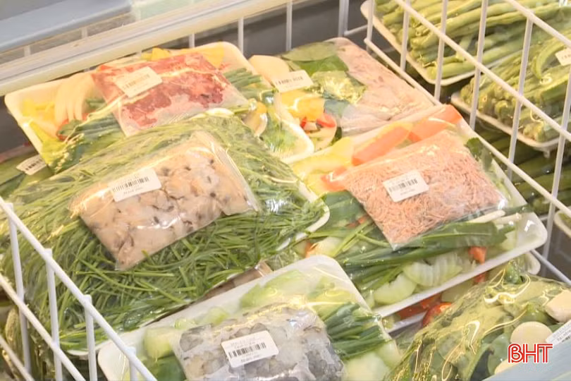 Các cơ sở còn cung cấp các set thực phẩm sơ chế sẵn để người tiêu dùng về tự nấu.