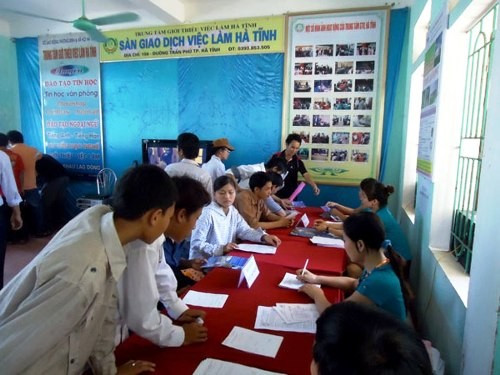 Tư vấn XKLĐ tại Trung tâm giới thiệu việc làm Hà Tĩnh